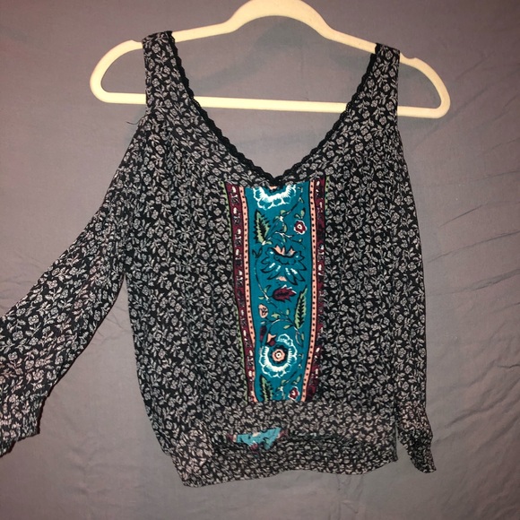 Off shoulder top - Picture 4 of 4